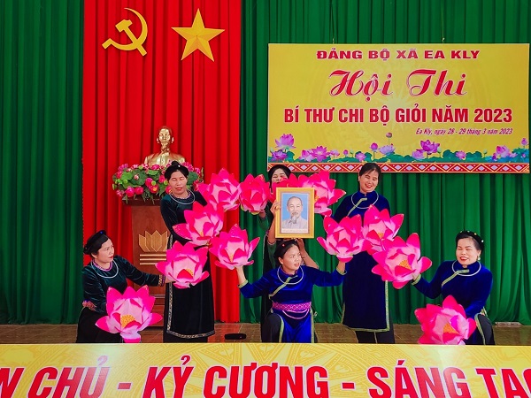 VAN NGHE CM2